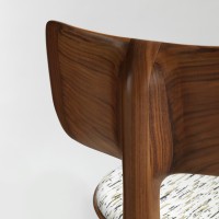 <a href="https://www.galeriegosserez.com/artistes/mohasseb-georges.html">Georges Mohasseb</a> - Drop Chair